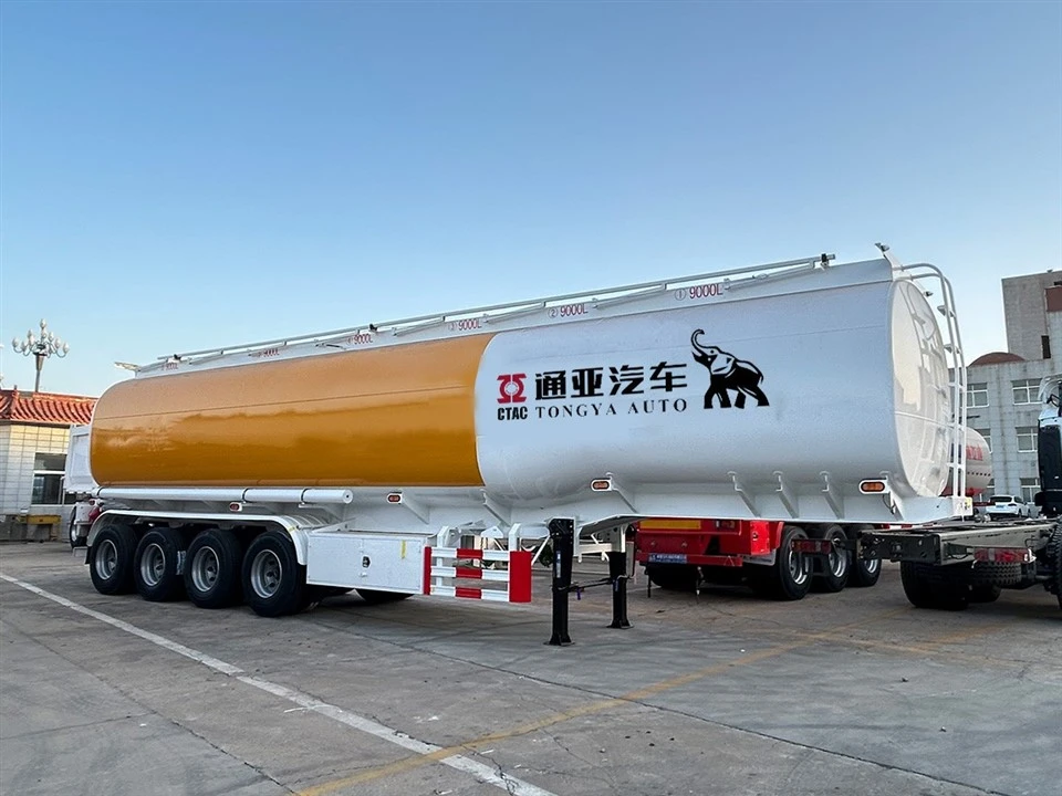 4-assige brandstoftanker-oplegger van 54.000 liter